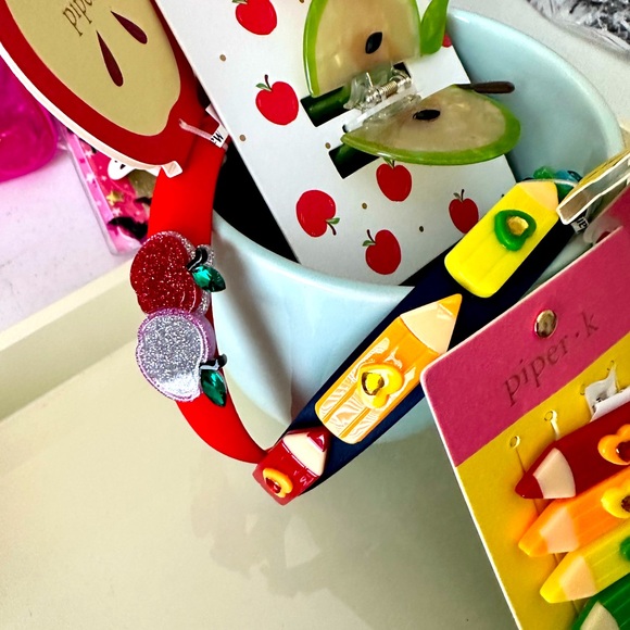 NEW Piper K 4 set 1 Crayons, 2 Headbands and 1Art Hair Accessories main image 3